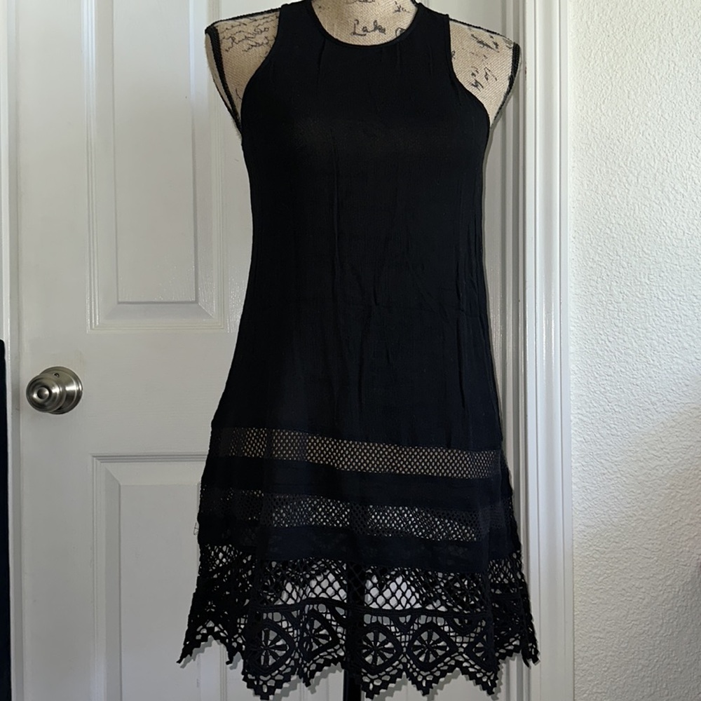 Sanctuary • black lace long tank • xs